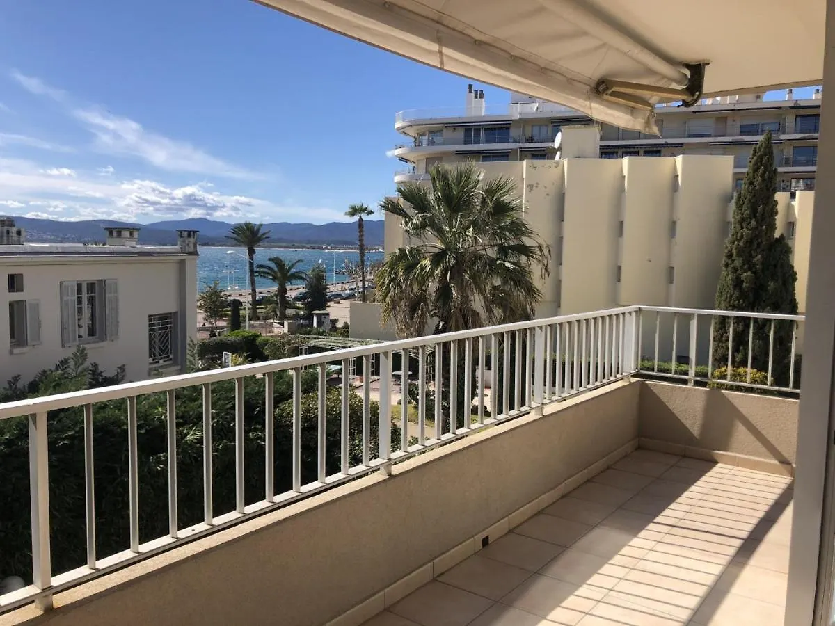Studio Climatise Pour 2, Proche Plage Et Commerces, Animaux Admis, Wifi, Parking - Fr-1-466A-20 Saint-Raphaël Apartmán